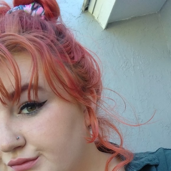 Meet your Posher, Phia - Picture 1 of 1